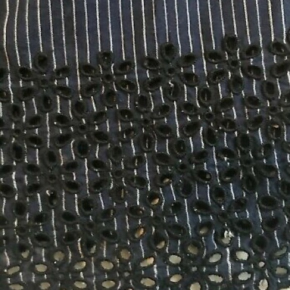 BANANA REPUBLIC Eyelet Tapestry Navy Boxy Crop Top Size Small - Picture 6 of 9